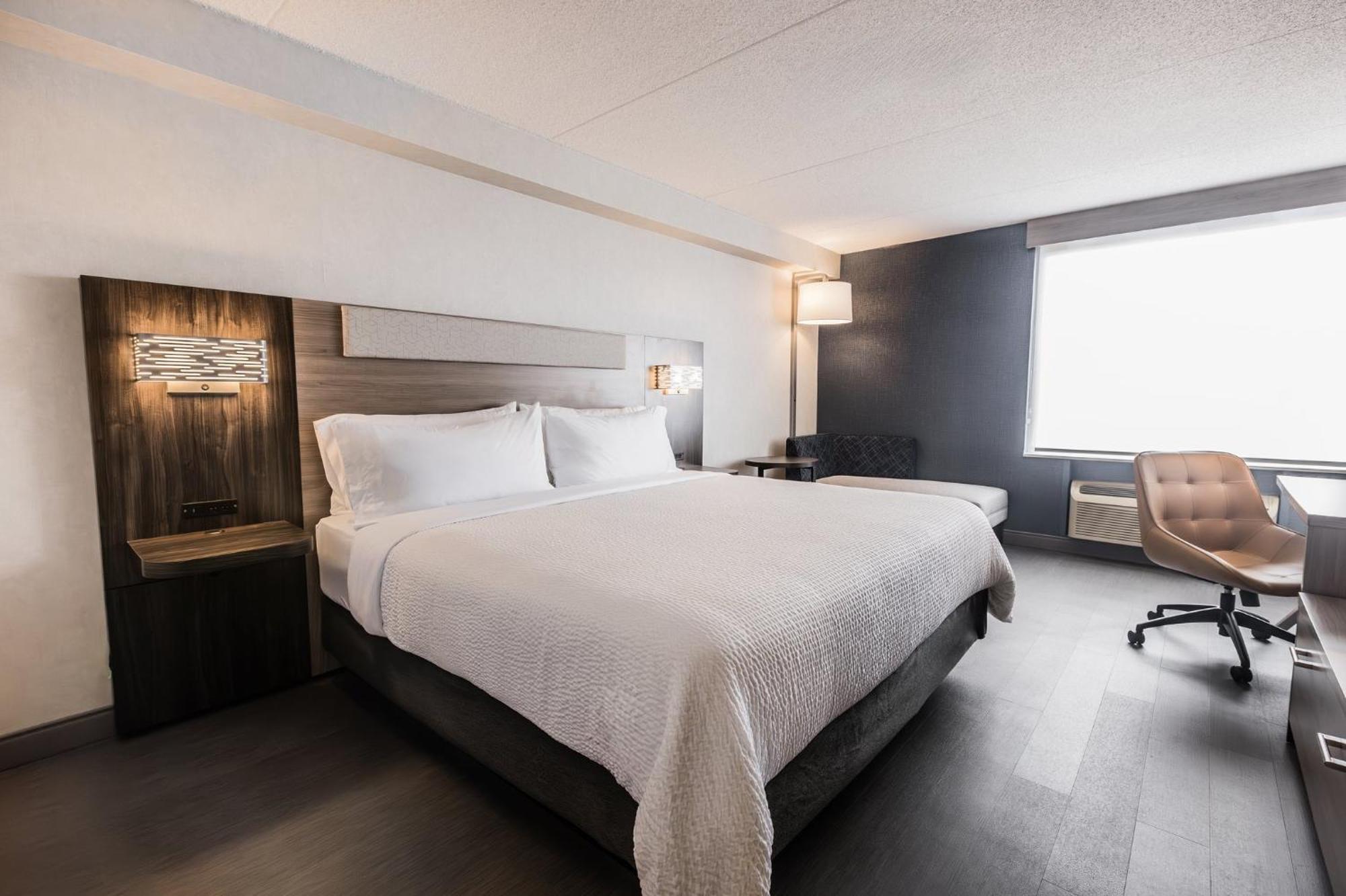 Holiday Inn Express Toronto-North York By Ihg Exterior photo
