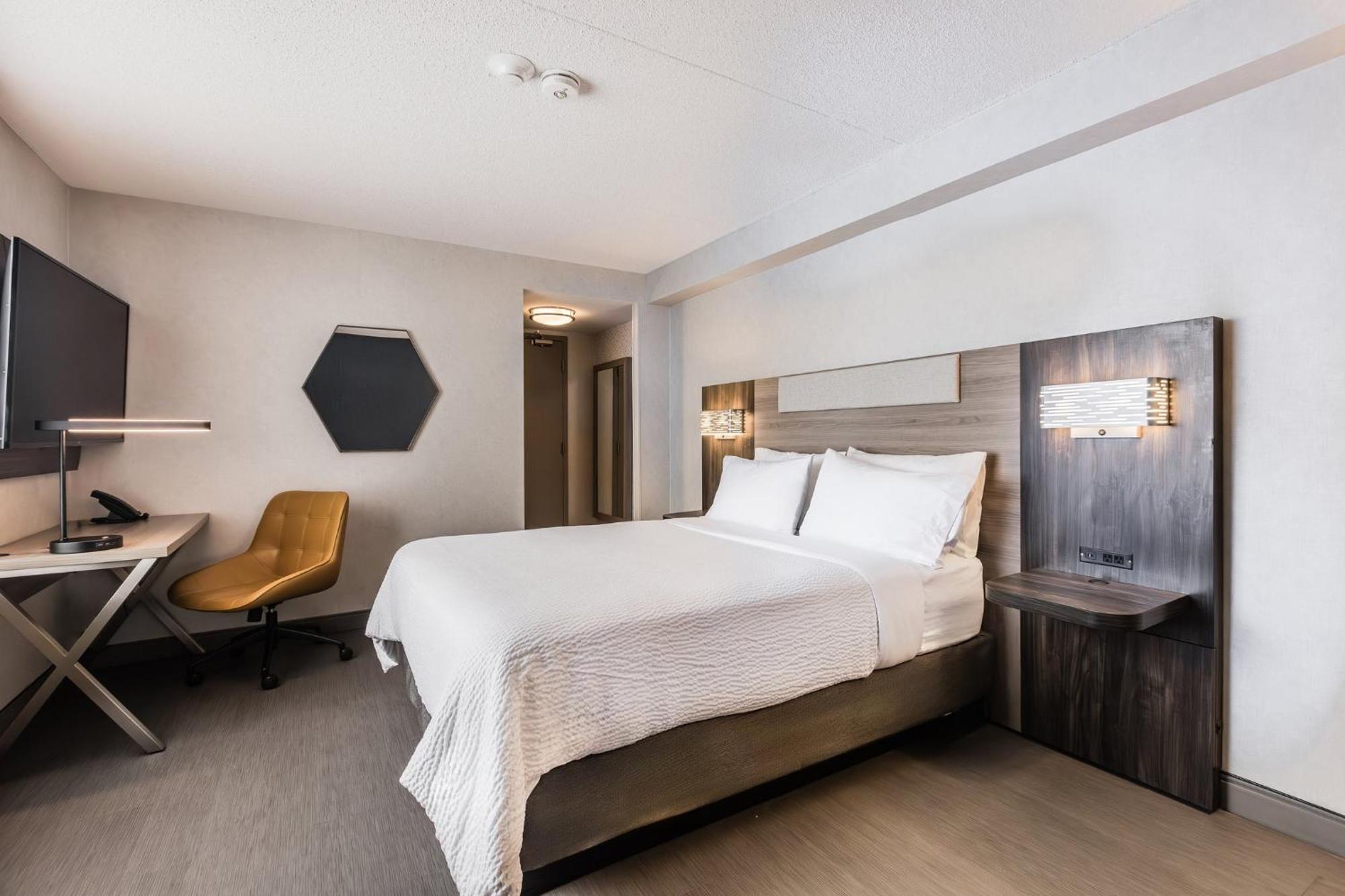 Holiday Inn Express Toronto-North York By Ihg Exterior photo