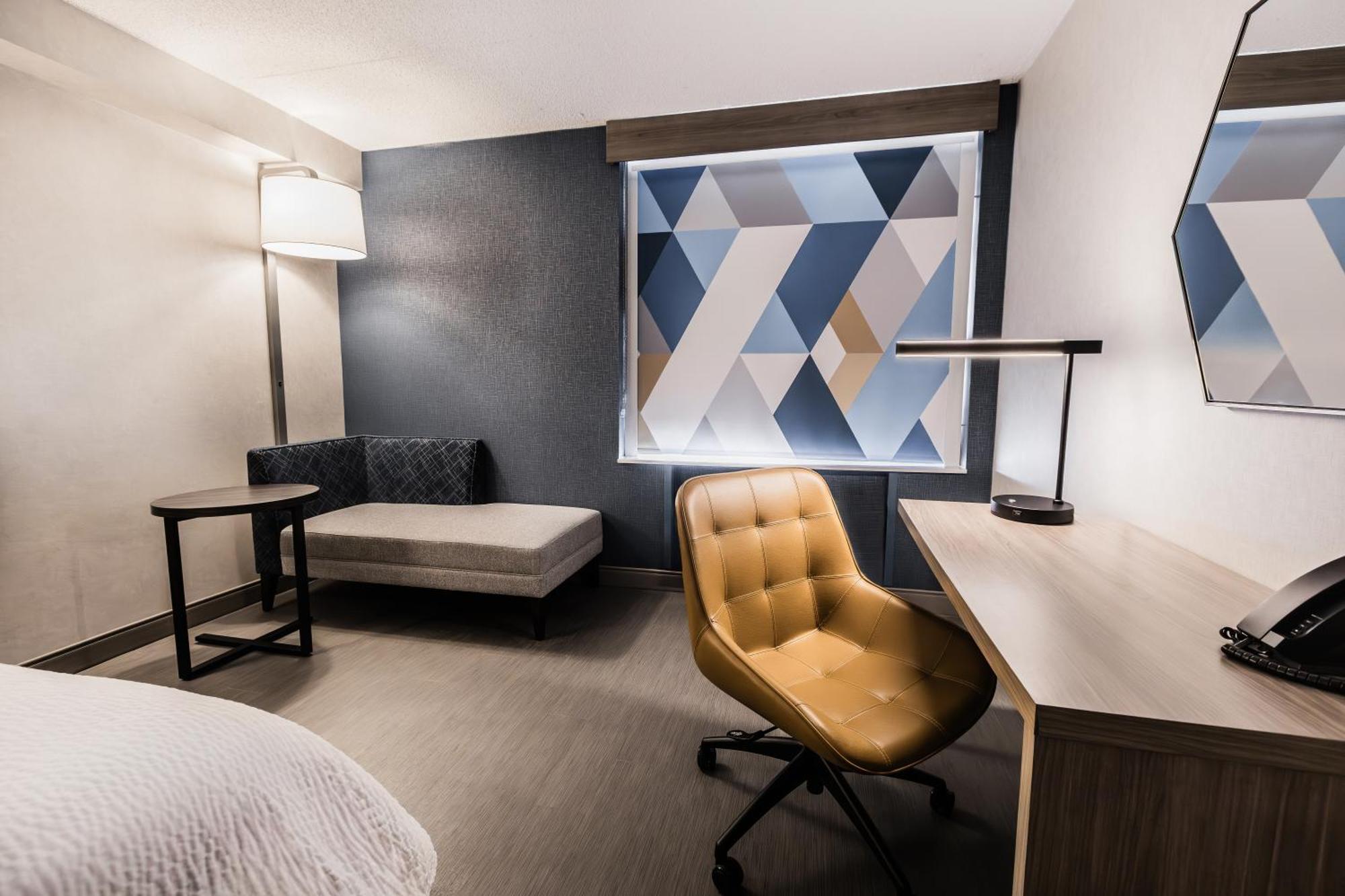 Holiday Inn Express Toronto-North York By Ihg Exterior photo