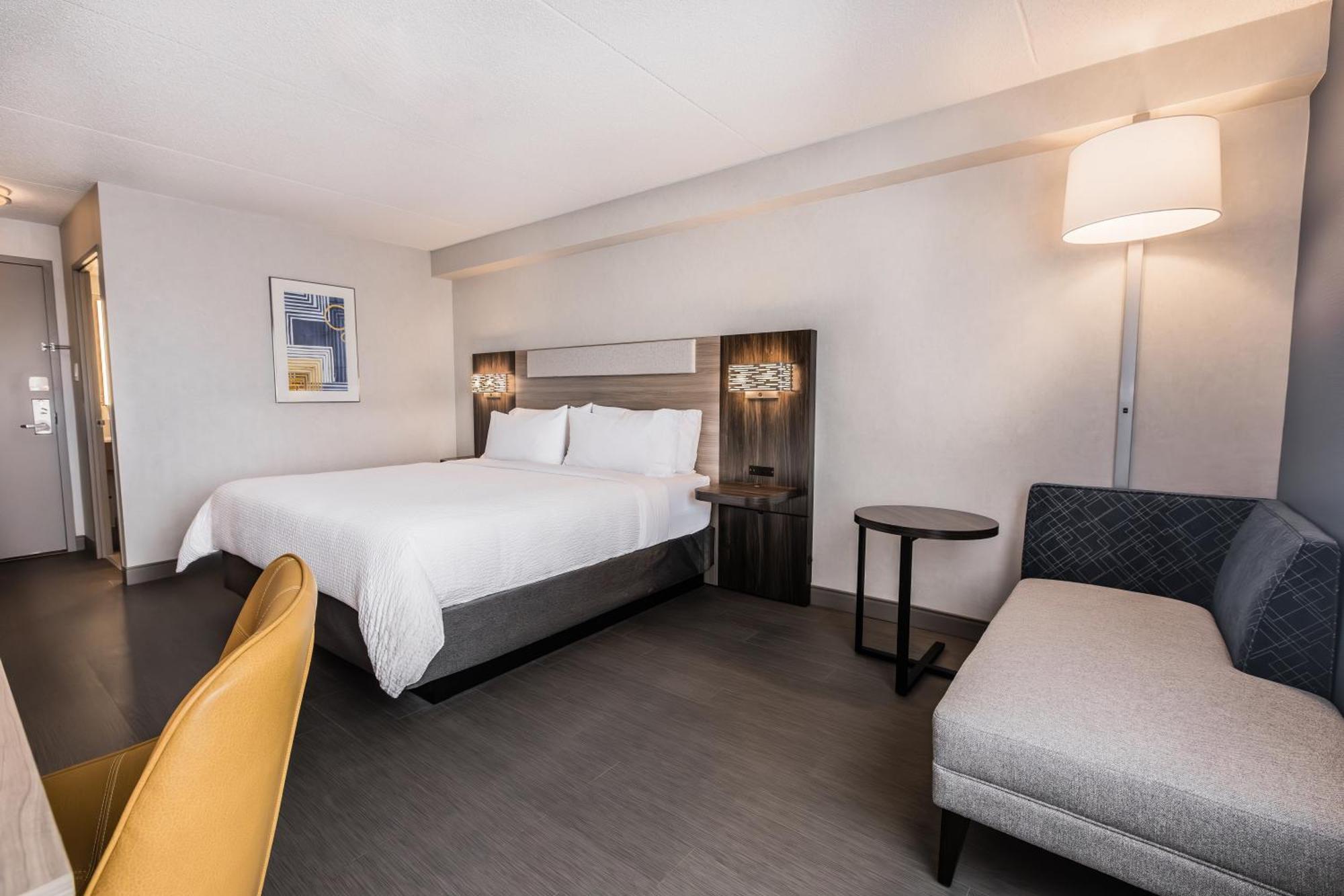 Holiday Inn Express Toronto-North York By Ihg Exterior photo